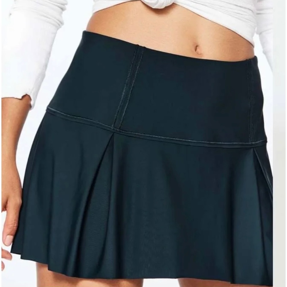 lululemon athletica Teal Skort sz 4